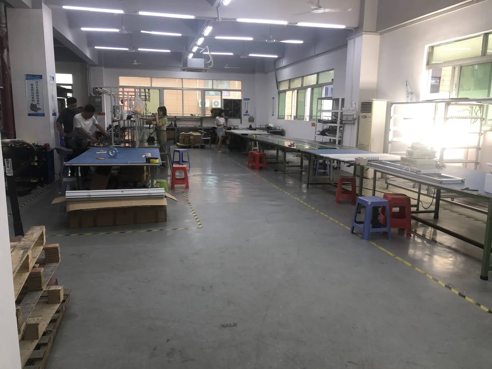 BEICHEN LIGHT beauty lamp workshop in Shenzhen
