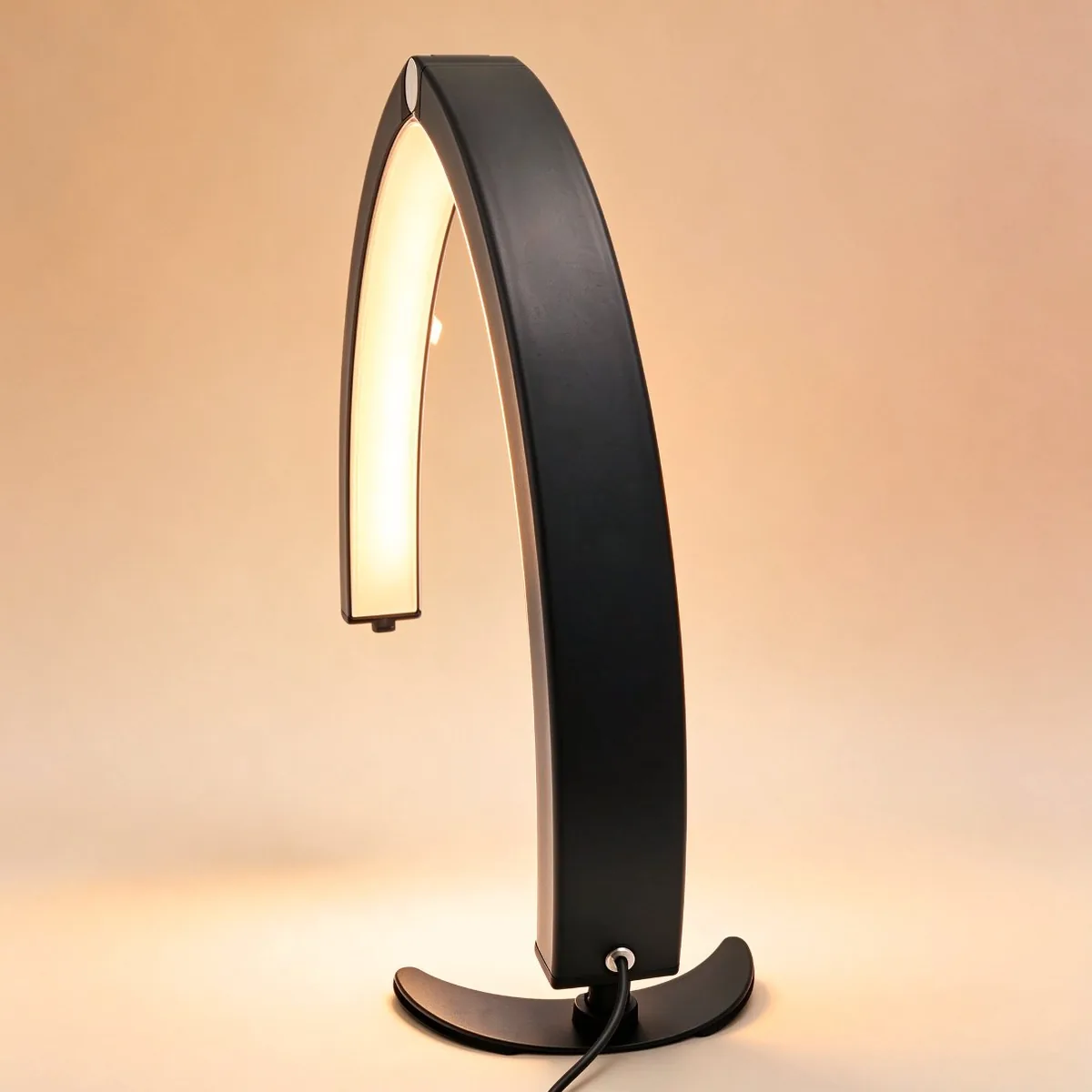 S1 folding nail lamp in the folded position